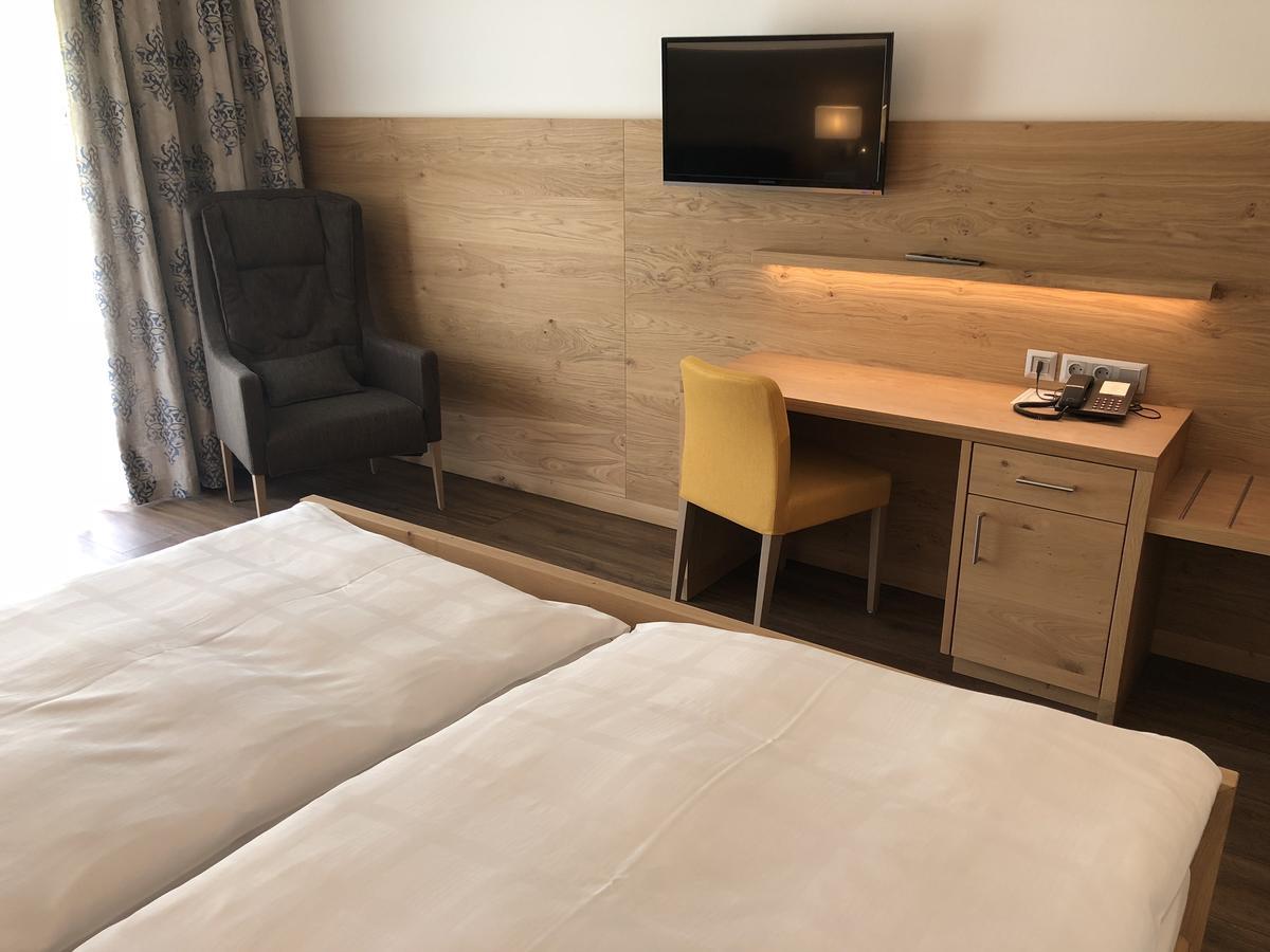 Urlaubshotel Binder Buchlberg ภายนอก รูปภาพ